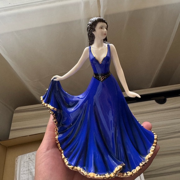ROYAL DOULTON “Forever Young” Figurine - Picture 3 of 5